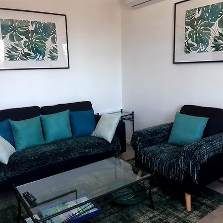 Joli Appartement, Piscine, Jacuzzi Sainte-Suzanne Bagian luar foto