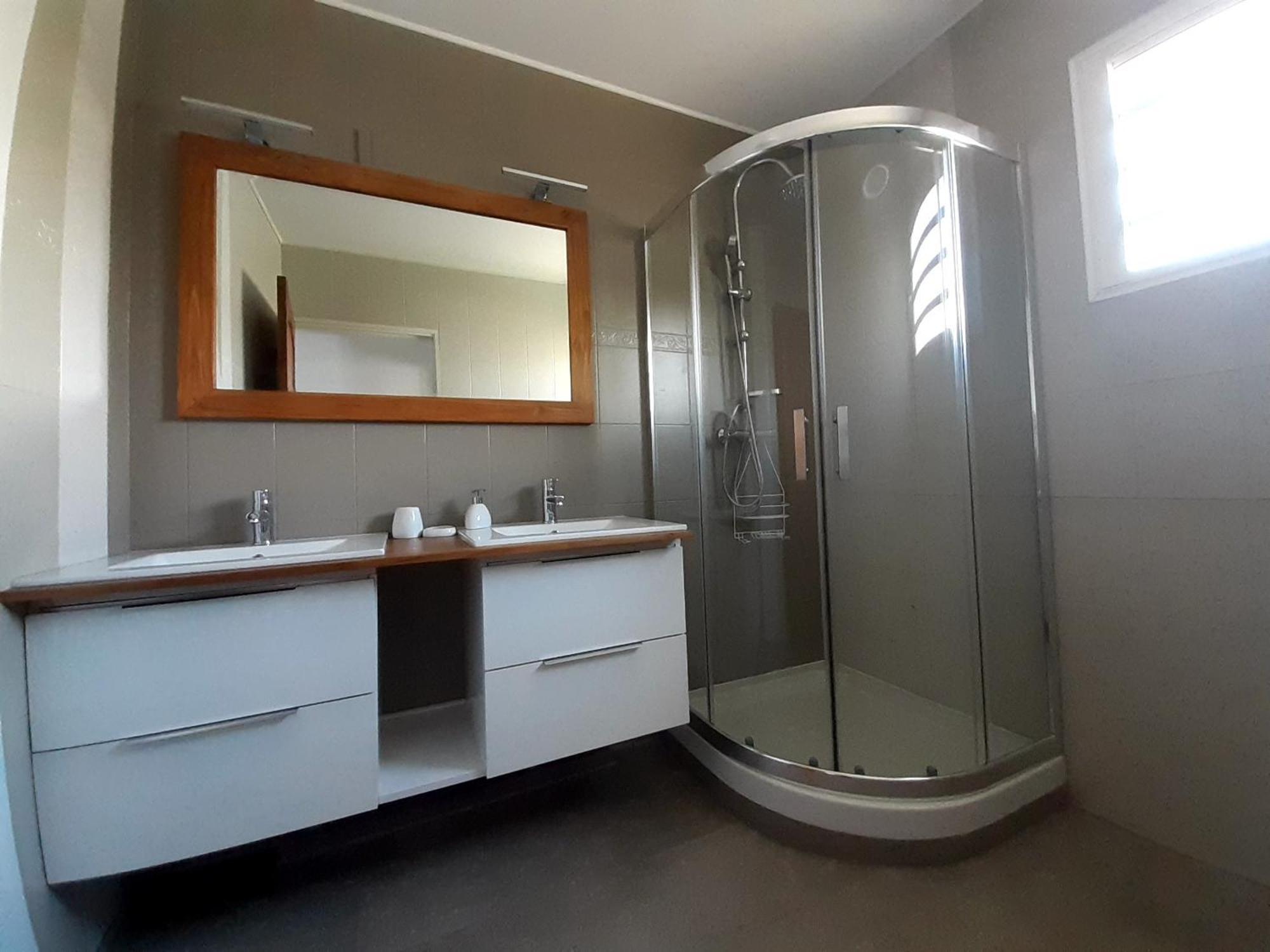 Joli Appartement, Piscine, Jacuzzi Sainte-Suzanne Bagian luar foto